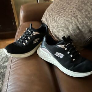 Skechers Womens Black Slip on Shoes 9